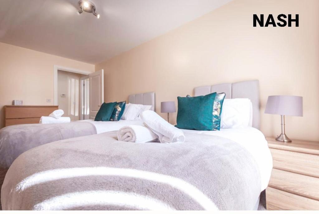 Stylish 2 Bedroom Apartment-Short Term Lets & Serviced Accomodation רדינג מראה חיצוני תמונה