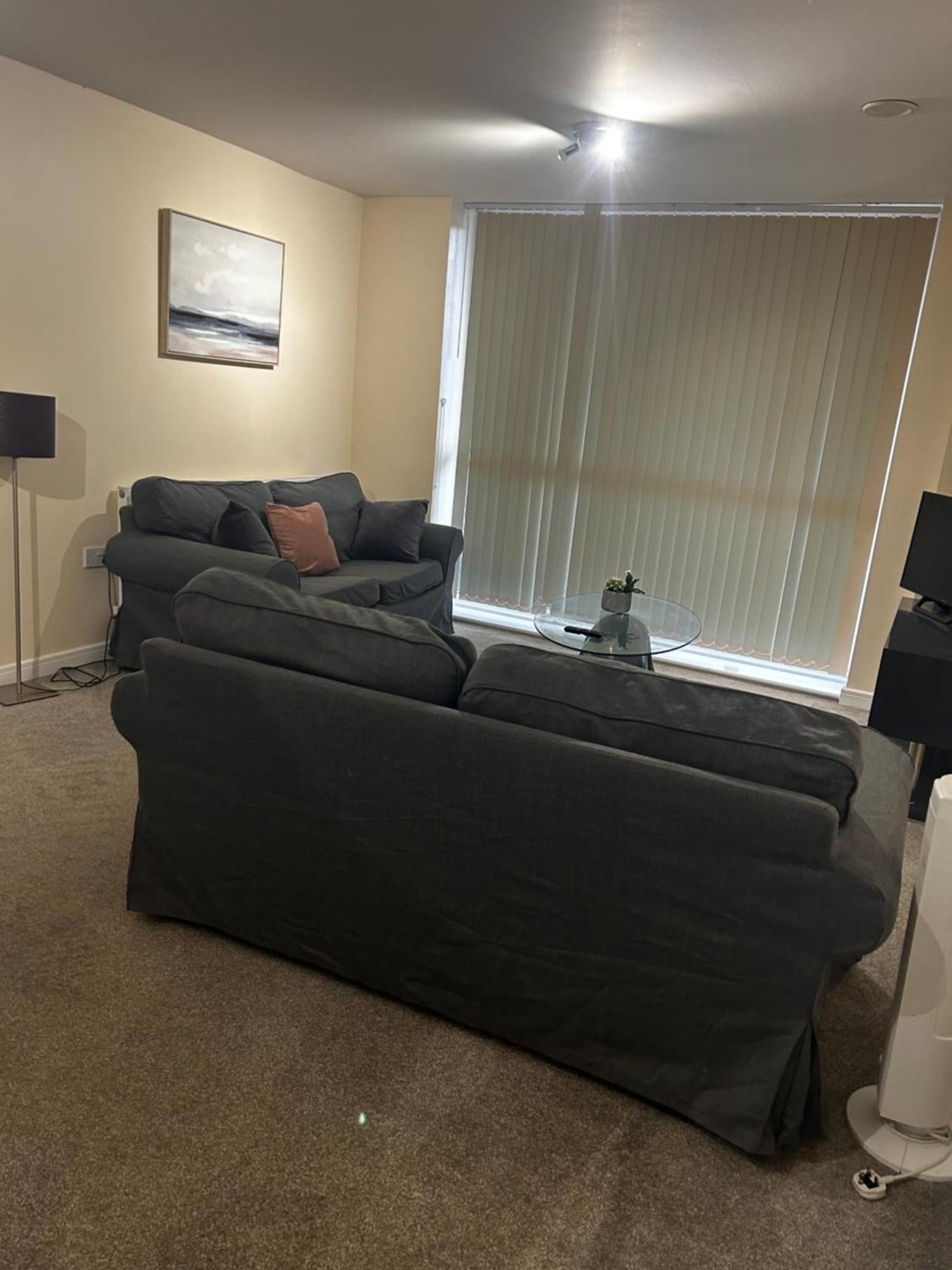 Stylish 2 Bedroom Apartment-Short Term Lets & Serviced Accomodation רדינג מראה חיצוני תמונה