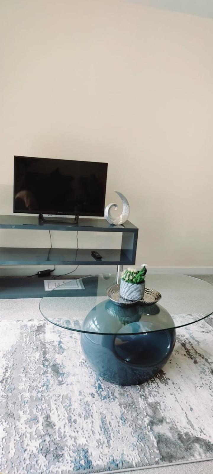 Stylish 2 Bedroom Apartment-Short Term Lets & Serviced Accomodation רדינג מראה חיצוני תמונה