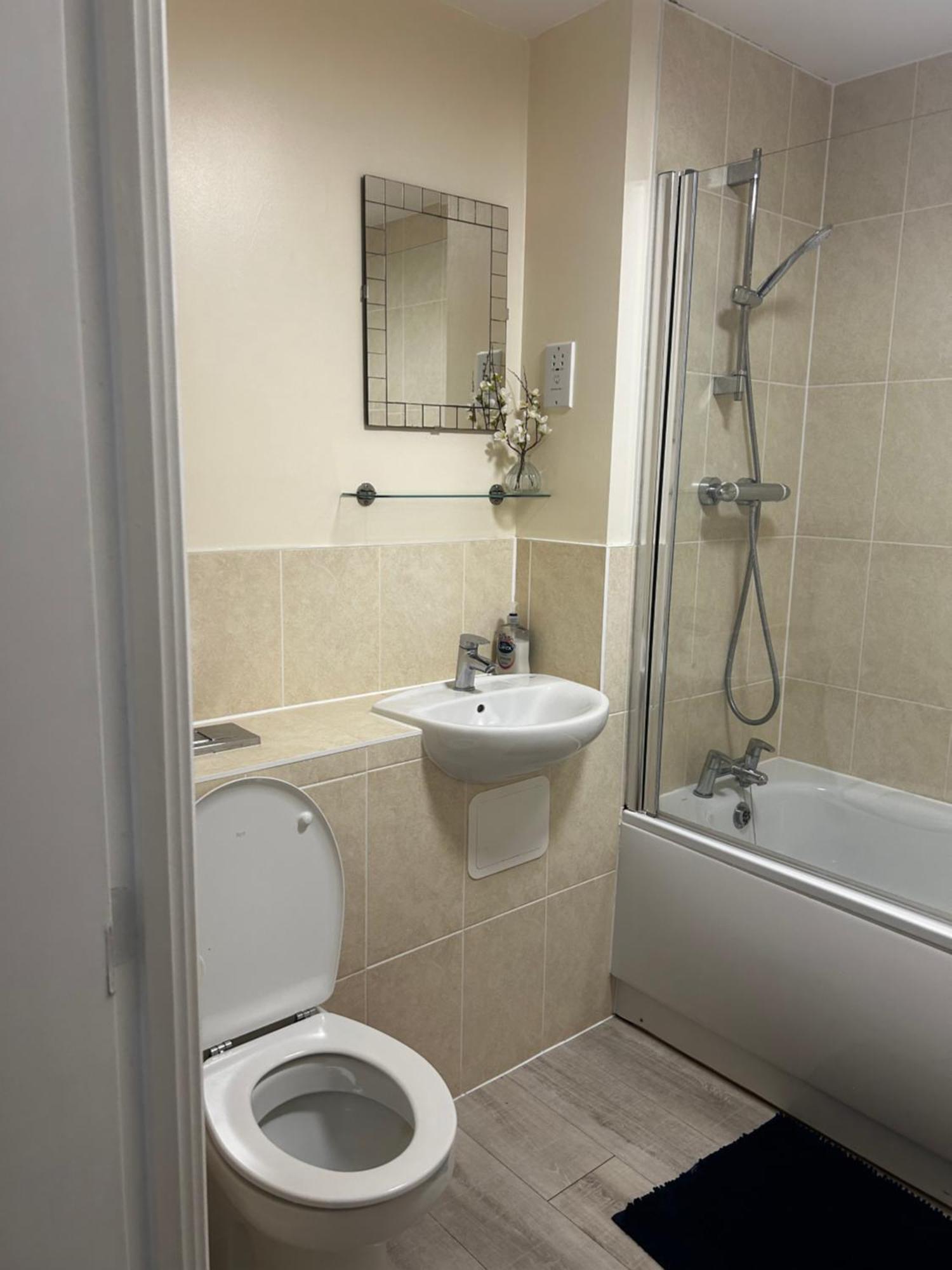Stylish 2 Bedroom Apartment-Short Term Lets & Serviced Accomodation רדינג מראה חיצוני תמונה